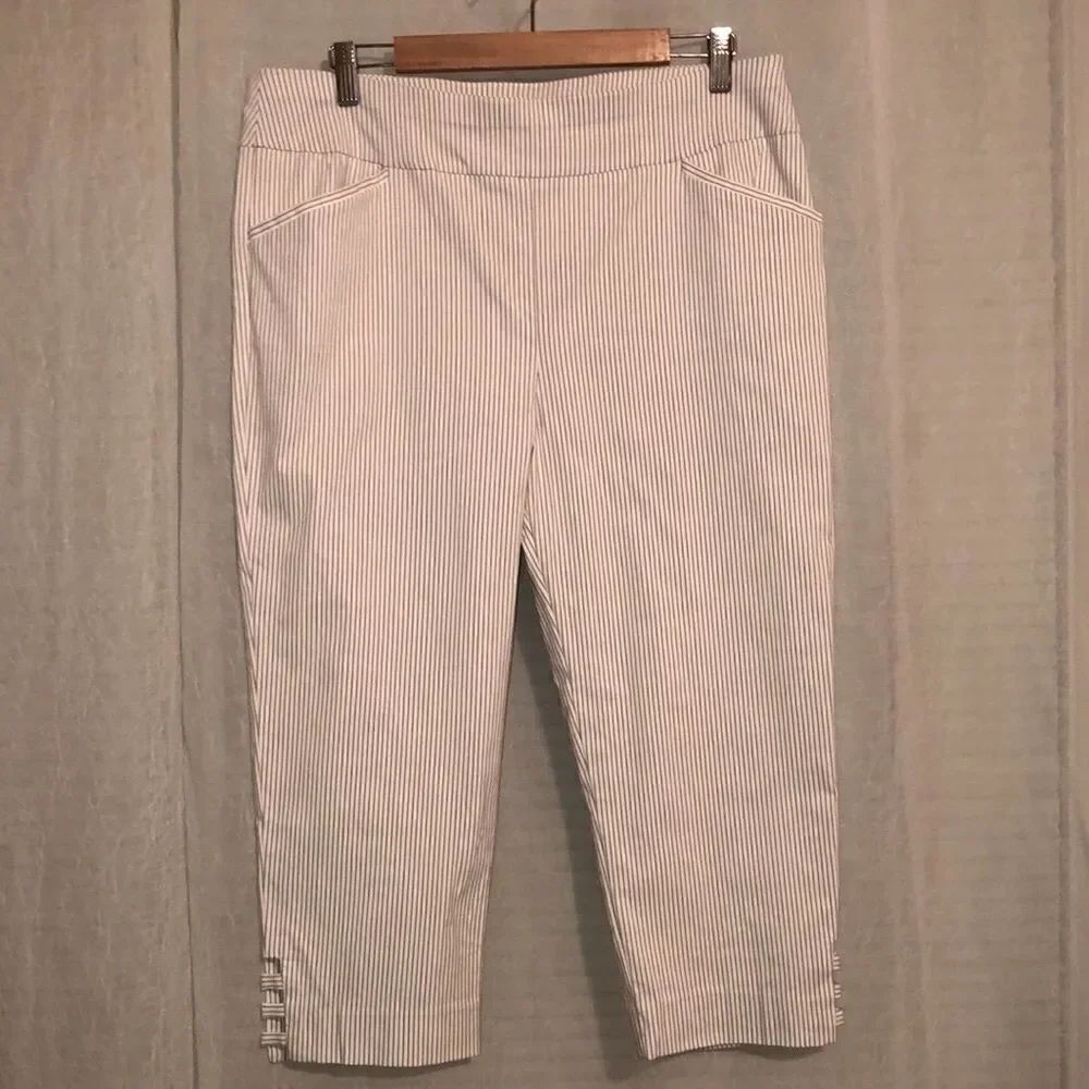 Chico’s 14 Perfect Stretch Stripe Josie Slim Capri Crop Tibet Taupe